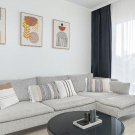 Family Apartment in Poznań with 2 Parking Spaces, 3 Bedrooms and Balcony by Noclegi Renters