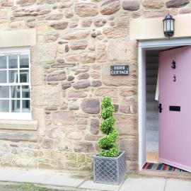 Northern Hideaways, Eider Cottage, Seahouses, hotel in Seahouses