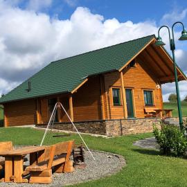Holzhaus Onkel Fritz mit Sauna und Whirlwanne, Hotel in Esch