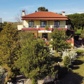 Pond and Pines, by nice house by the sea!, hotel in Epanomi