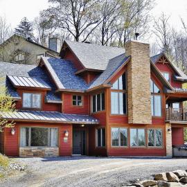 Chalet 01 Chemin Blanc by Les Chalets Alpins, hotel a Stoneham