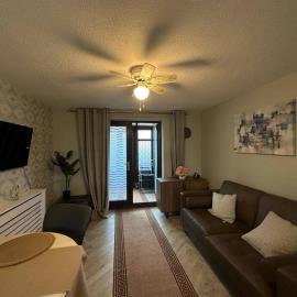 Caroline's One Bedroom House in Northampton