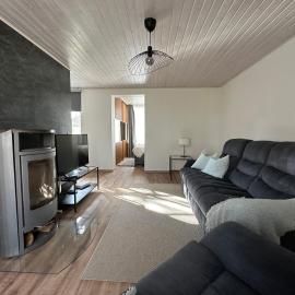 Uus 8a privaatse aiaga Kuressaare südames