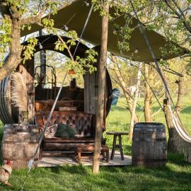 Tiny Wineyhouse 3, hotel a Zennewijnen