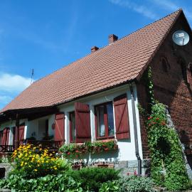 Agroturystyka Izba Pod Kasztanem, hotel di Złocieniec