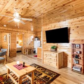 'Glowacki's Lodge' Mille Lacs Lake Group Getaway!, hotel en Garrison