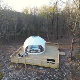 NEW RIVER VIEW Cliff Dome Glamping @ White River, minutes to fishing, hikes!、Cotterのホテル