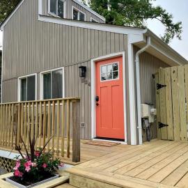 London Towne Bungalow Wloft - Walk To The Beach! – hotel w mieście Edgewater