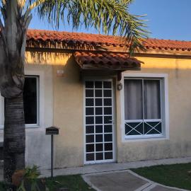 Casa Exclusiva em Condomínio a 400 Metros da Praia em Manguinhos, Área Gourmet, Vigilância 24hs, Wi-Fi, hotel a Serra