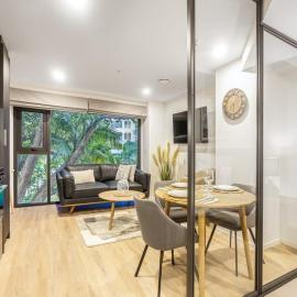 Condo in Queen St CBD w Pool and Gym Zodiak Stays, hotel a Auckland