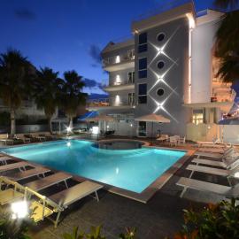 Kiara Residence, hotel a Giulianova