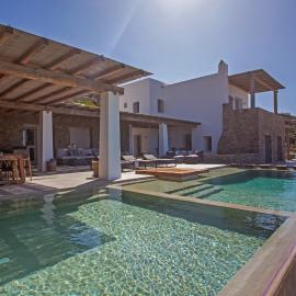 AURA Seaview Sunset Pool Villa - Six Bedrooms, hotel i Fanari