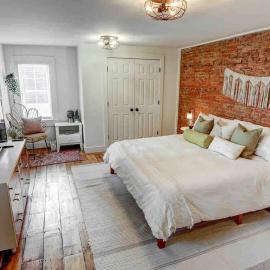 Beautiful Boho Villa on Vine in the heart of Lancaster