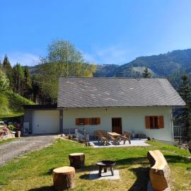 Ferienhaus Häusler, hotelli kohteessa Sankt Erhard