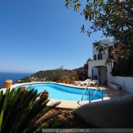 Meervilla Mallorca - Charmantes Ferienhaus mit phantastischem Meerblick in Canyamel, Hotel in Canyamel