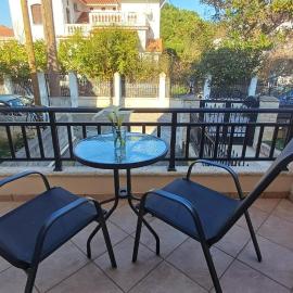 Studio Apartments Eirini, hotel v destinácii Pyrgi Thermis