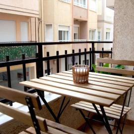 Disfruta de Santa Pola, acogedor apartamento en el centro.