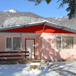 Guest House Rainbow, hotel in Cherni Osŭm