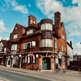 The Stag Hotel and Mailmans Arms, khách sạn ở Lyndhurst