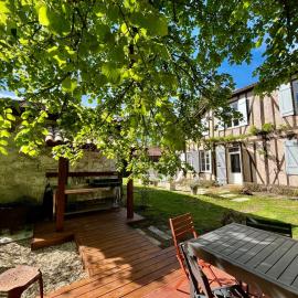 Authentique villa du XIX e siècle avec piscine – hotel w mieście Lue