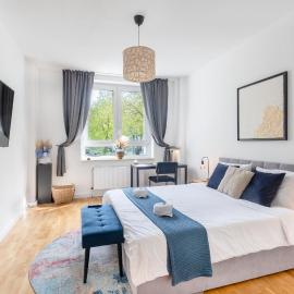 SpaceStays Apartment WIFI Netflix Parking!، فندق في Essen