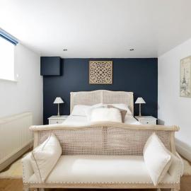 2 double bedroom large modern self contained apartment Free parking, hotel v destinaci Camberley