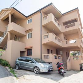Hillside Vista Apartments