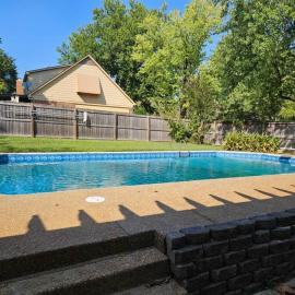 Luxury Pool with King beds Near Shops and Dining