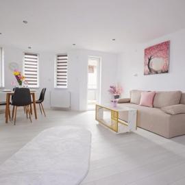 WhiteBoxApartment โรงแรมในKyustendil