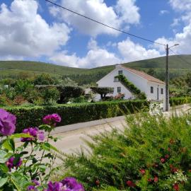 Casa Dos Vales 11, hotel in Porto de Mós