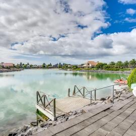 Lakehouse28 Waterfront Resort Living Encounter Bay - BYO Linen