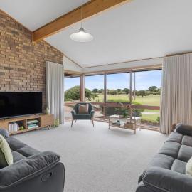 42 Billabong - A Slice of Heaven - Dog Friendly - Golf Course - Linen Included