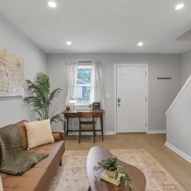 The Schumacher Place - NEW 2 BR, hotel in Columbus