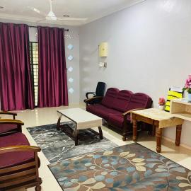 ZR Homestay Kemaman with 3 Bedroom 2 Bathroom - 2 Room AC 1 Room Fan - Not Sharing House, hotel u gradu 'Cukai'