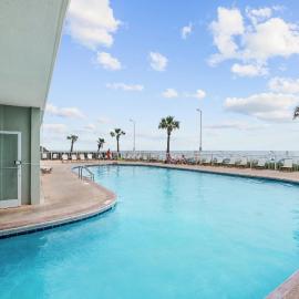 Gulf-View 2BR Condo, Sleeps 8, Beach Access, hótel í Orange Beach