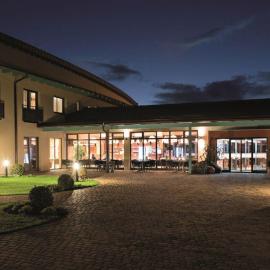 첼되묄크에 위치한 호텔 Vulkán Wellness Hotel & Camping