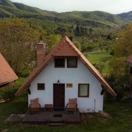 House Yvonne Camping Ananas Cisnadioara, hotel a Cisnadioara