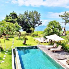 JOGLO APONG Beachfront Apartment