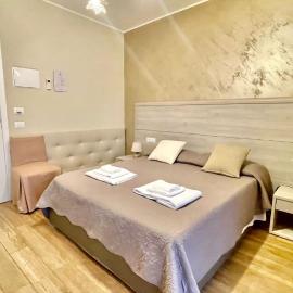 Oasi Perla Del Mare Rooms、アーチ・カステッロのホテル