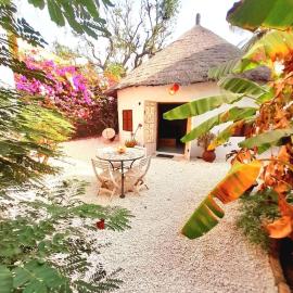 Cosy Case avec son Jaccuzi privé Saly, hotel in Sali Nianiaral