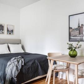 Modern Stylish Apartment With Balcony In Stockholm, hotel in Järfälla