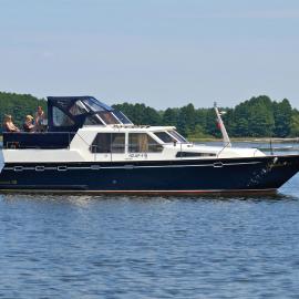 Boats & Yachts at Rechlin Marina by Kuhnle-Tours, hotel di Rechlin