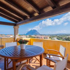 AMBRA Holiday Rooms - Porto San Paolo, hotel in Porto San Paolo