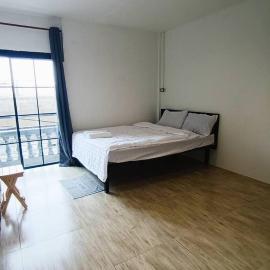 Chubby 9 Standard room, Hotel in Ban Bang Phlat
