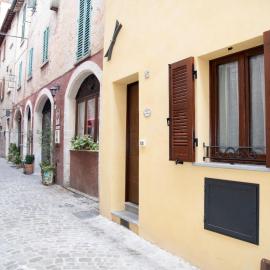 LA BRAVERIA, Hotel in Urbania