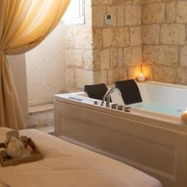 Damà Luxury Room con Jacuzzi, Hotel in Bisceglie