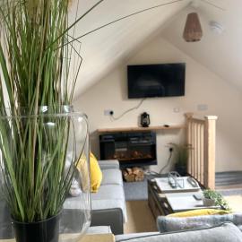 Shepherds Hut, hotel in Much Birch