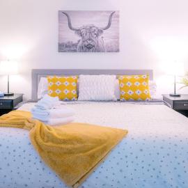 Gorgeous Studio Condo in Blue Mountains Sleeps 4, hotel i Blue Mountains