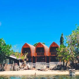 Bunaken 18 Oceanfront Boutique Lodge, Hotel in Bunaken