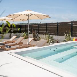Sol Luxury Apartment - close to the beach with a private heated mini pool